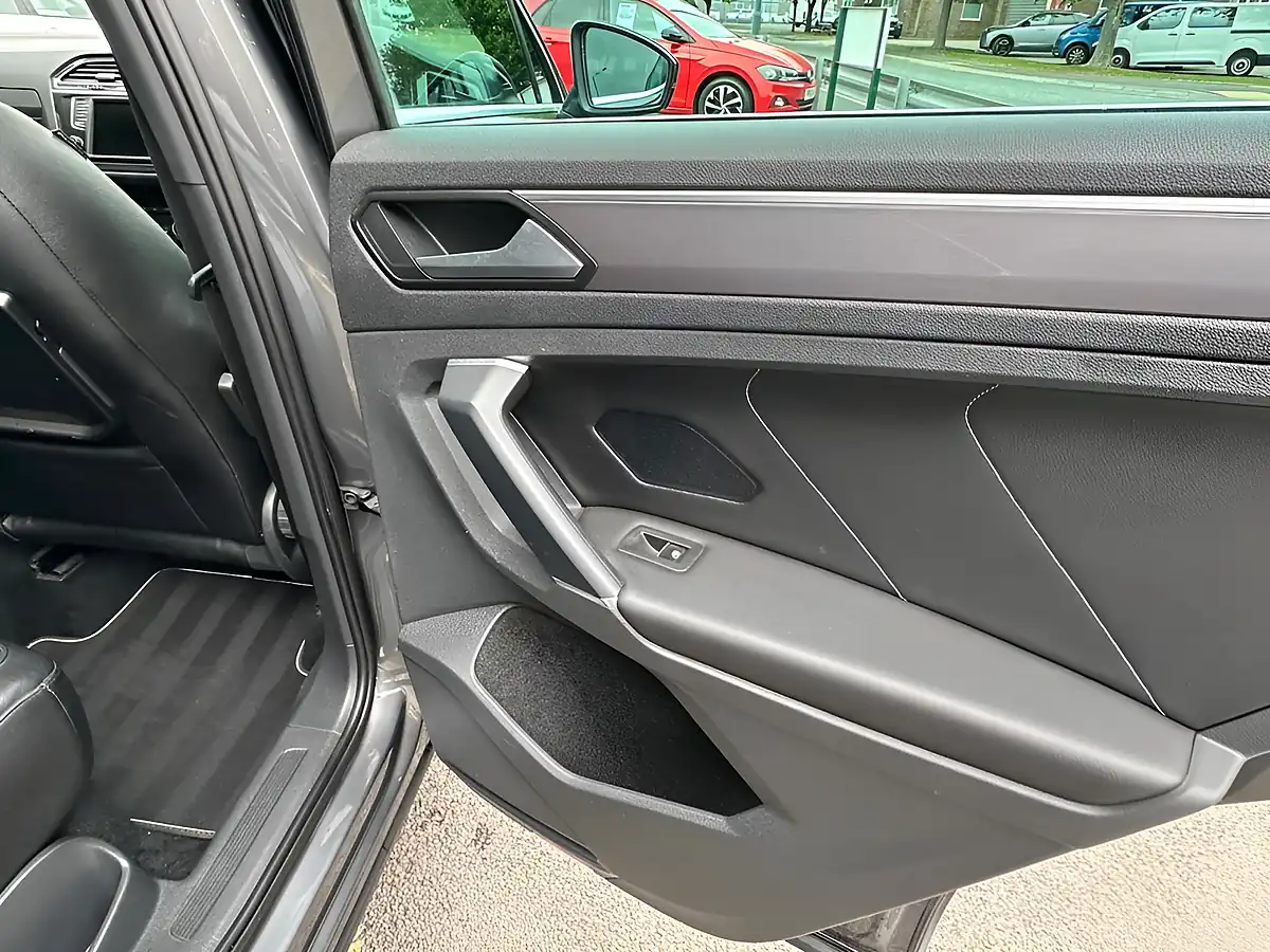 Used 2016 Volkswagen Tiguan R-Line Indium Grey - Interior and Exterior details 12