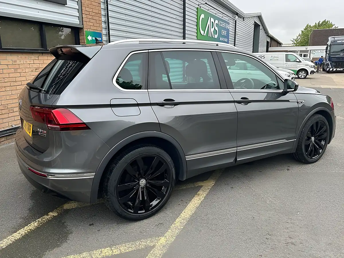 Used 2016 Volkswagen Tiguan R-Line Indium Grey - Interior and Exterior details 3