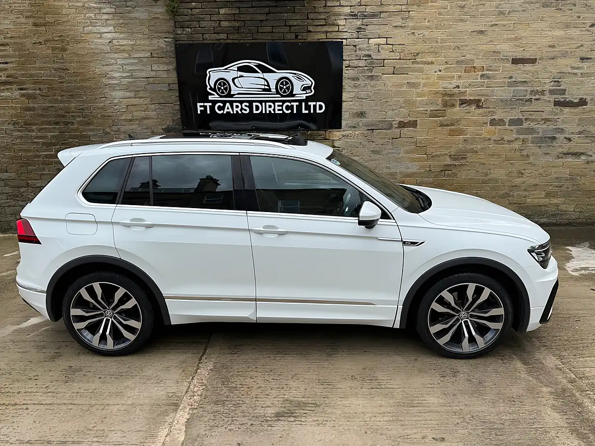 Used 2016 Volkswagen Tiguan R-Line White - Interior and Exterior details 9