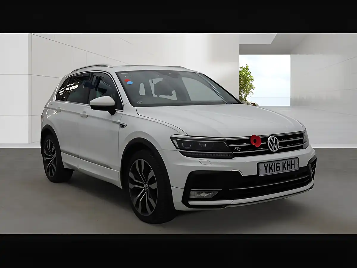 Used 2016 Volkswagen Tiguan R Line White - Interior and Exterior details 13