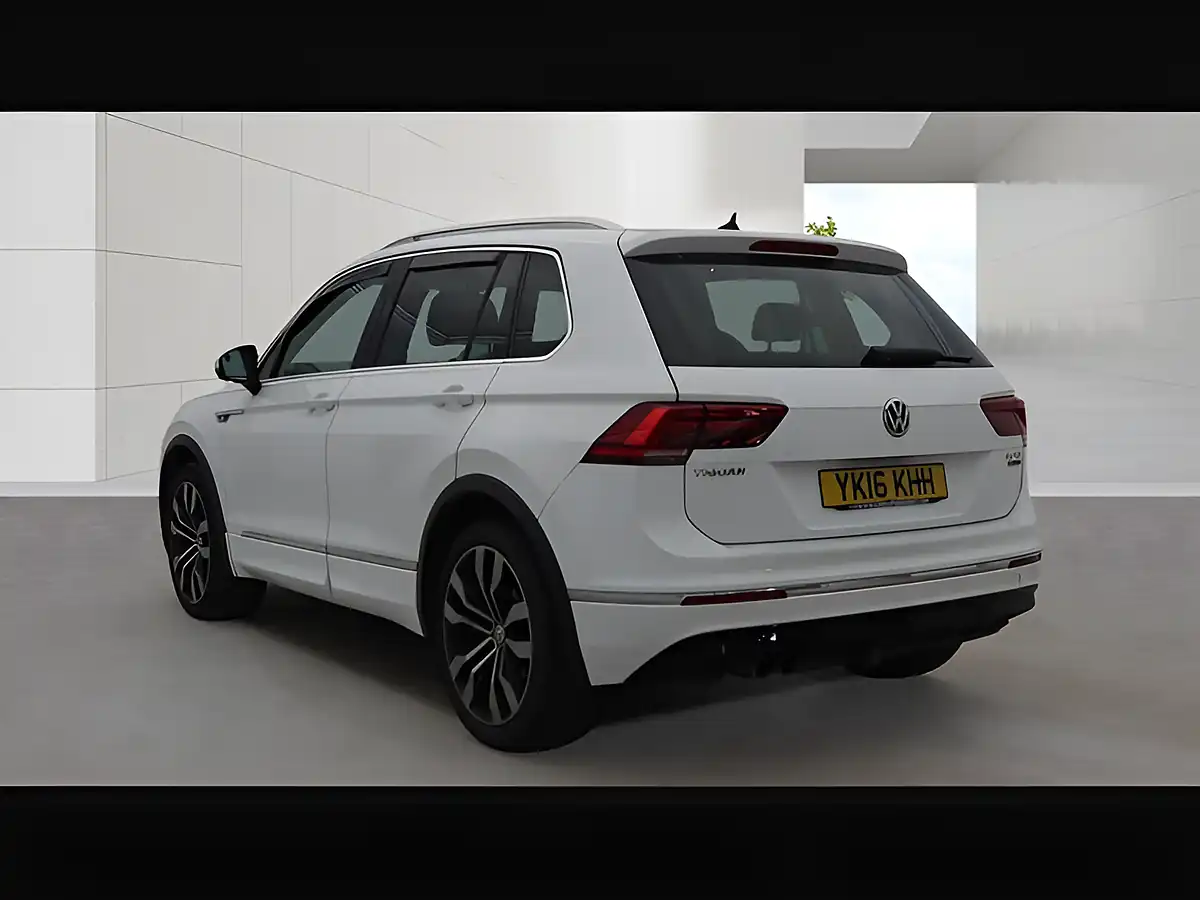 Used 2016 Volkswagen Tiguan R Line White - Interior and Exterior details 15
