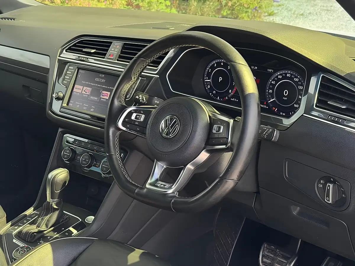 Used 2016 Volkswagen Tiguan R-Line White - Interior and Exterior details 10