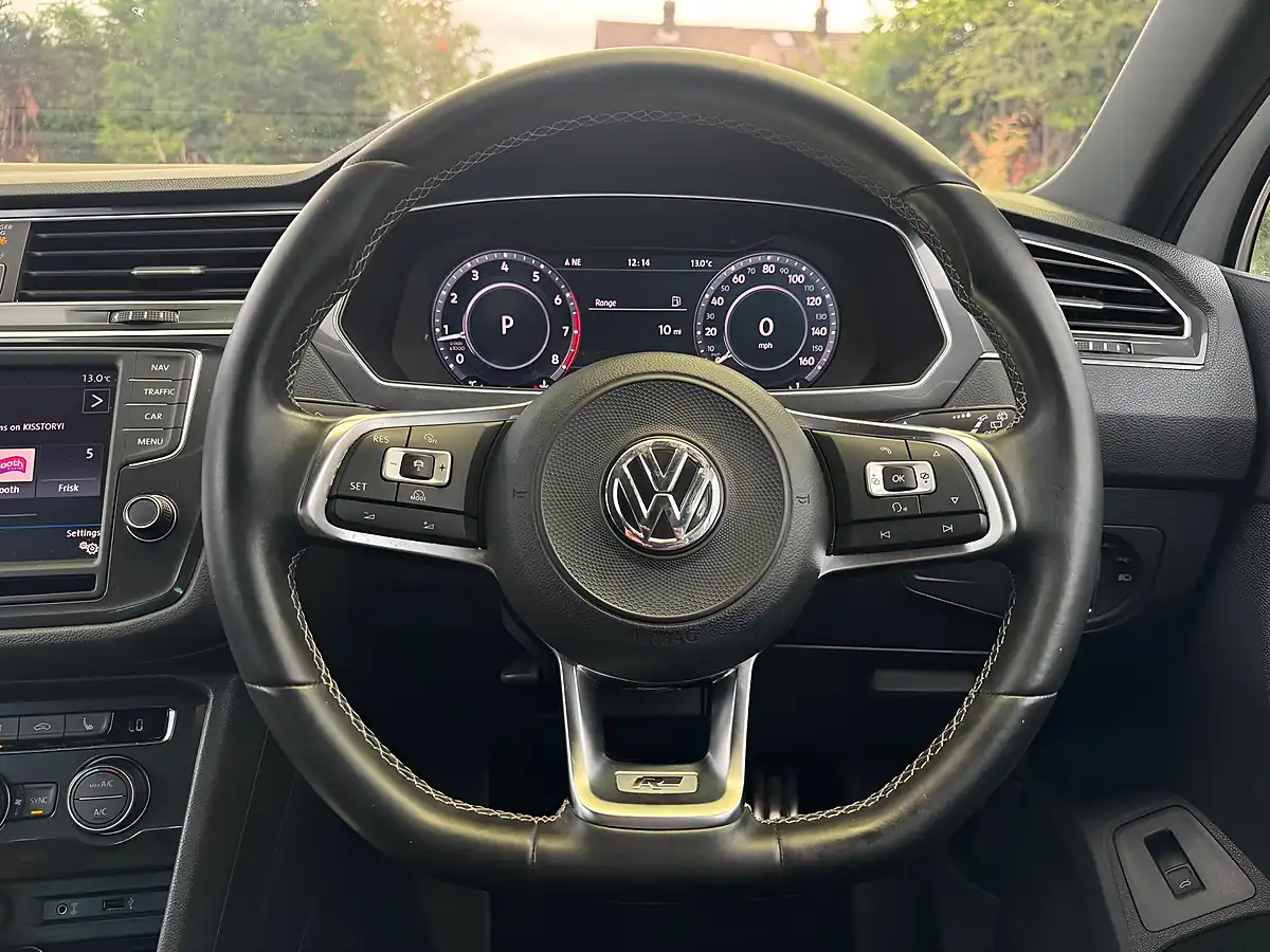 Used 2016 Volkswagen Tiguan R-Line White - Interior and Exterior details 12