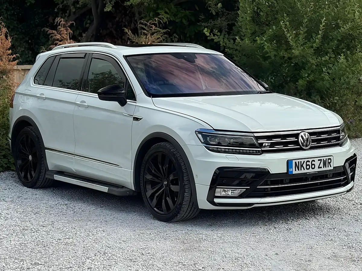 Used 2016 Volkswagen Tiguan R-Line White - Interior and Exterior details 3