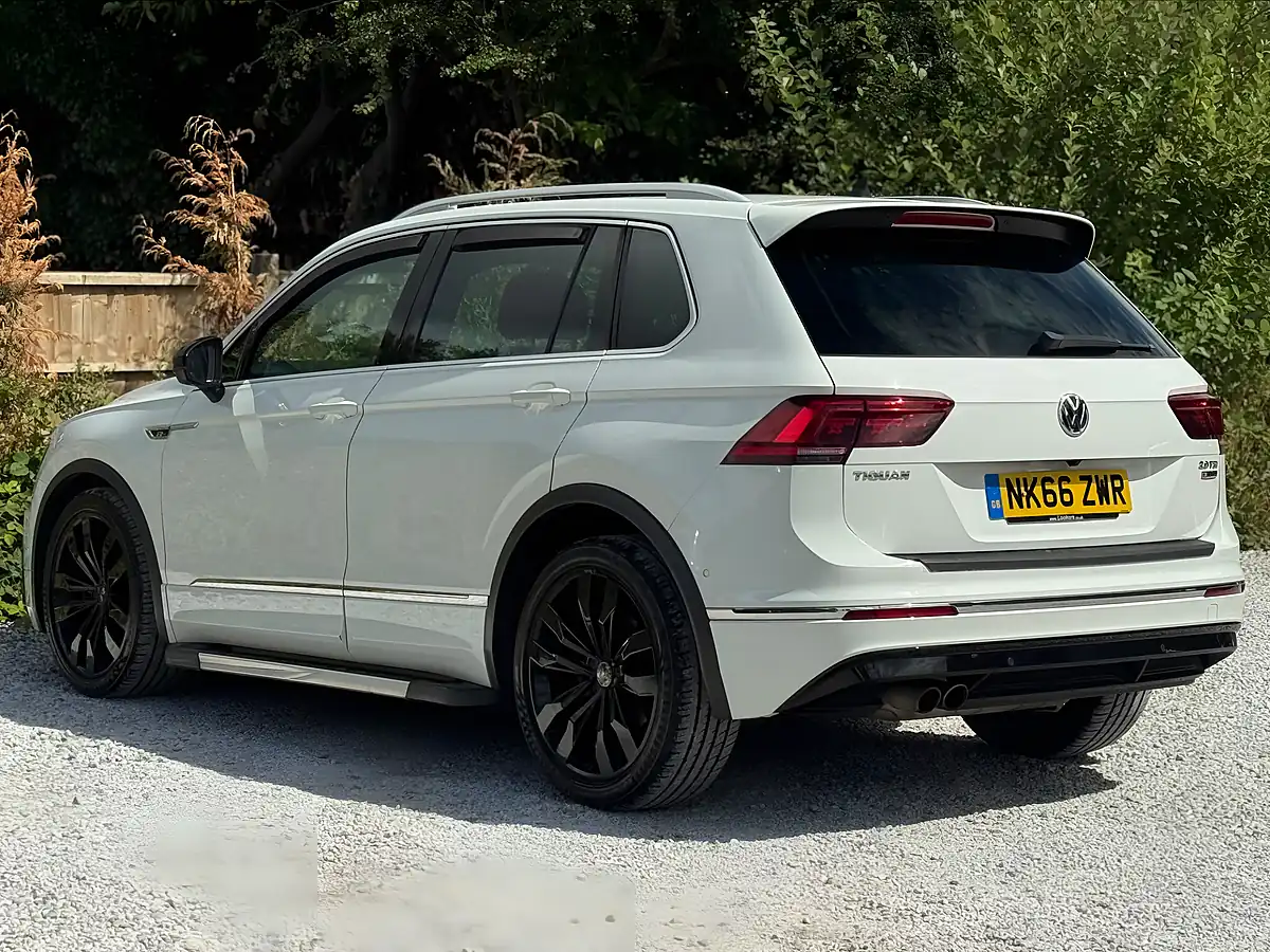Used 2016 Volkswagen Tiguan R-Line White - Interior and Exterior details 7