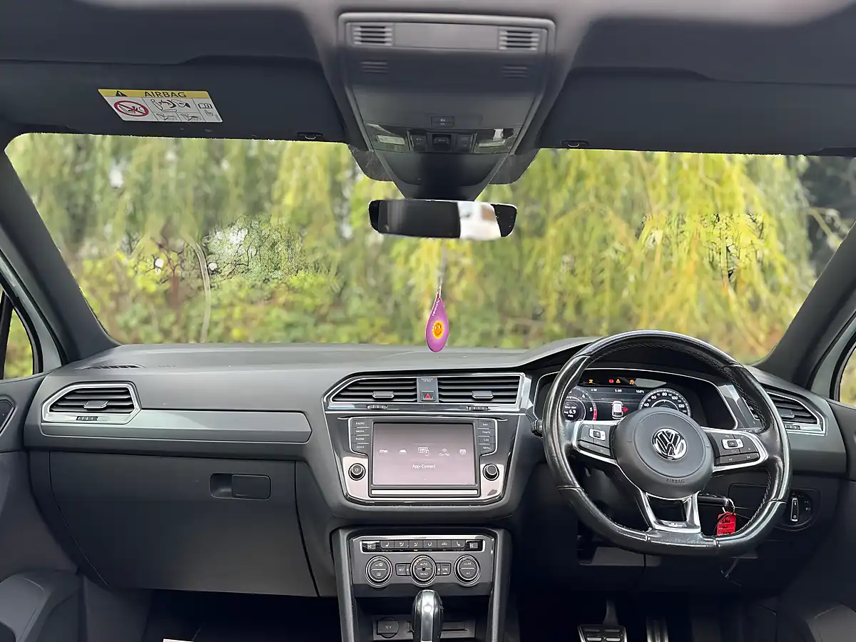 Used 2016 Volkswagen Tiguan R-Line White - Interior and Exterior details 10