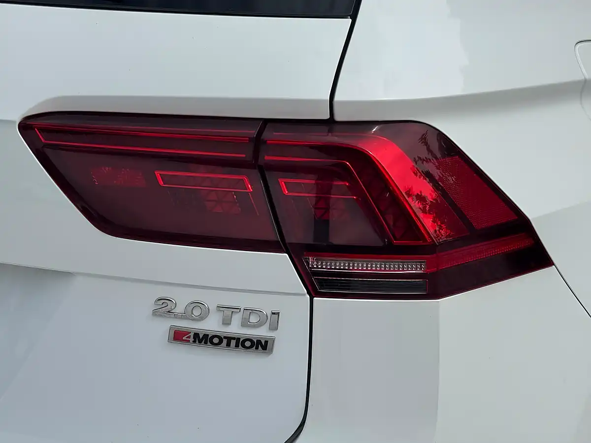 Used 2016 Volkswagen Tiguan R-Line White - Interior and Exterior details 18