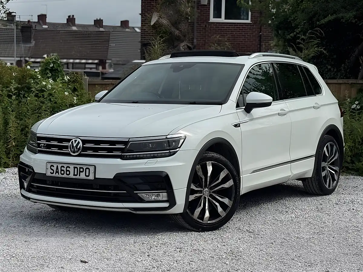 Used 2016 Volkswagen Tiguan R-Line White - Interior and Exterior details 2