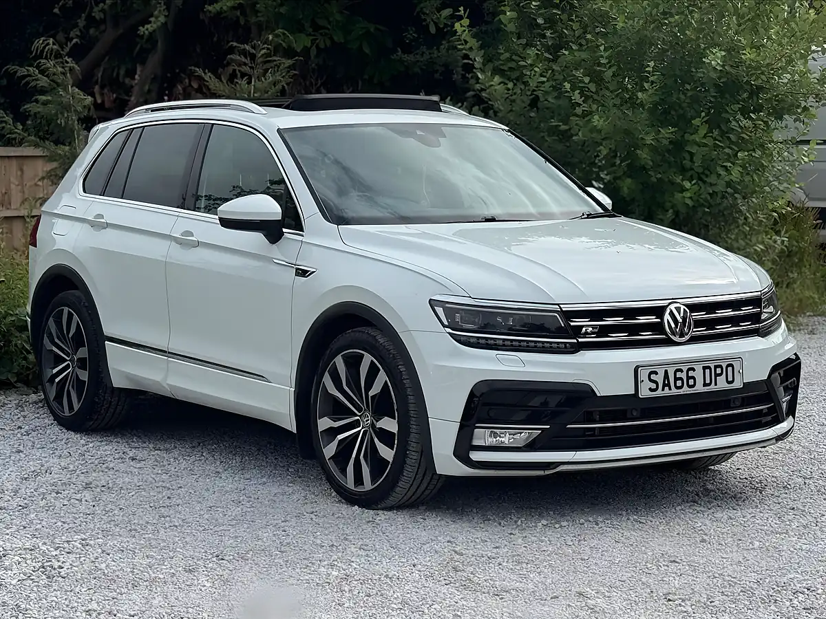 Used 2016 Volkswagen Tiguan R-Line White - Interior and Exterior details 3