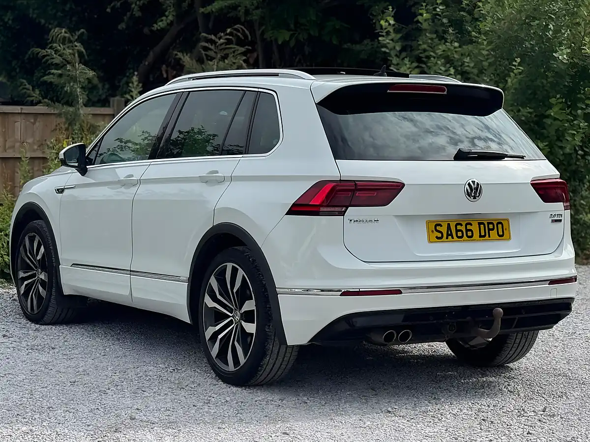 Used 2016 Volkswagen Tiguan R-Line White - Interior and Exterior details 7