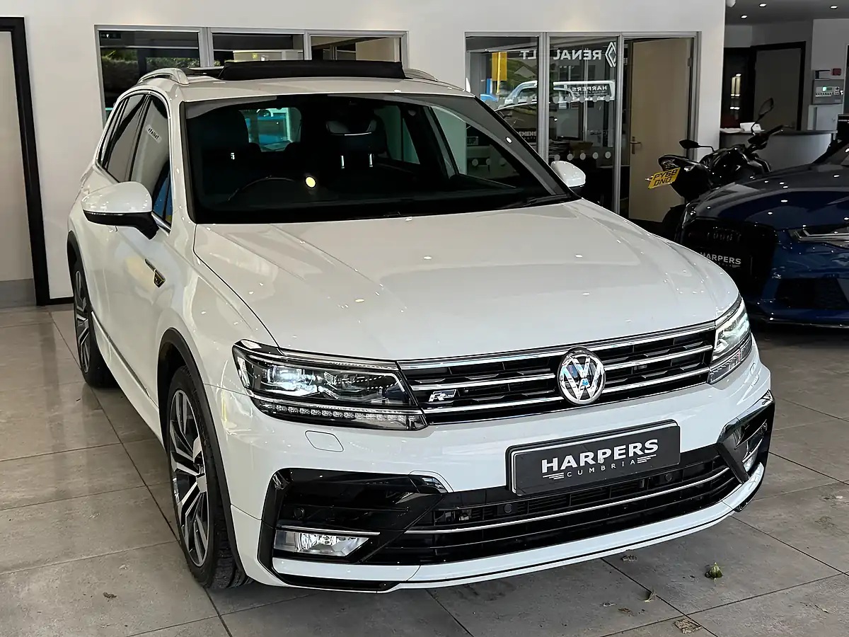 Used 2016 Volkswagen Tiguan R-Line White - Interior and Exterior details 12