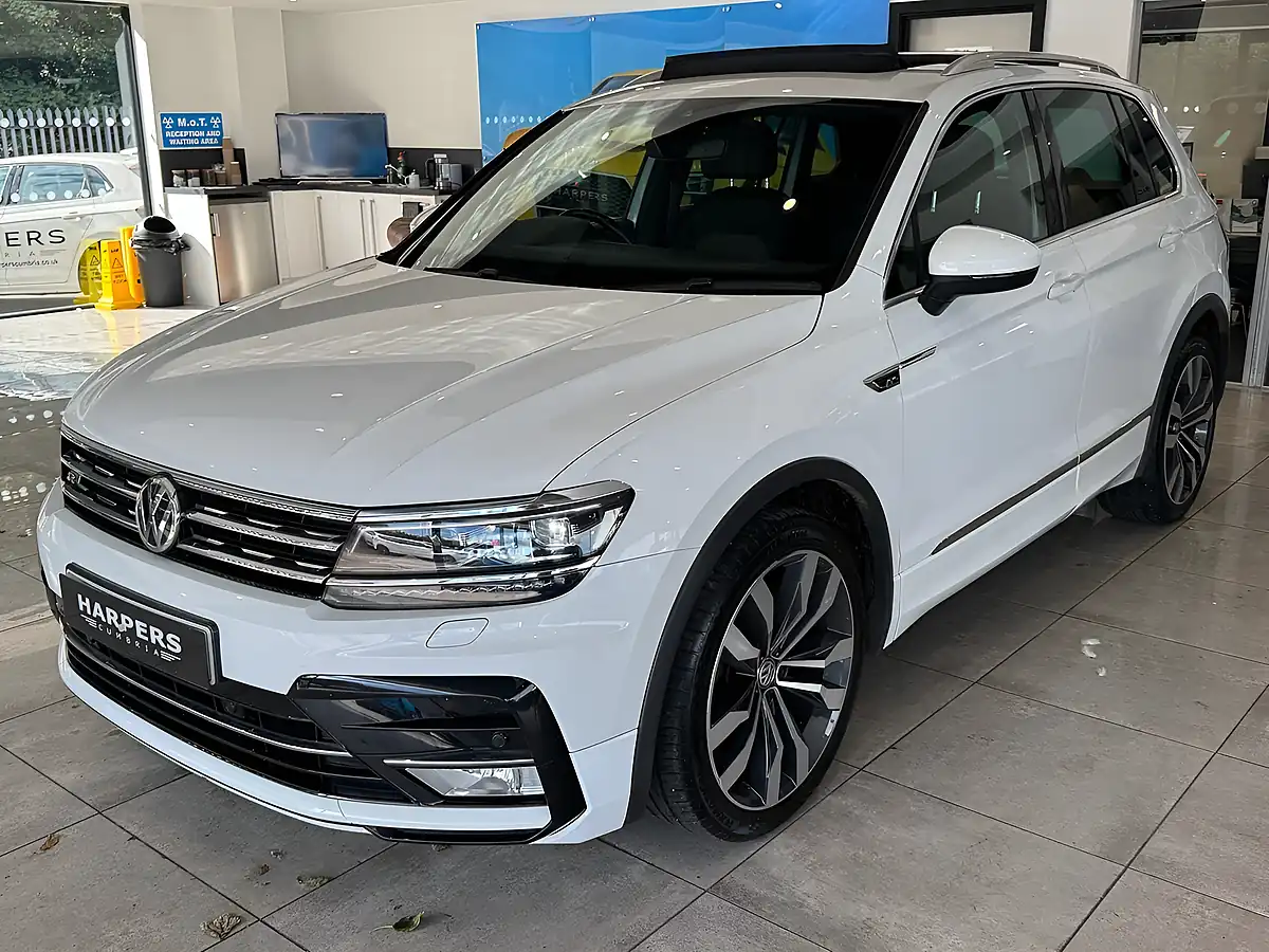 Used 2016 Volkswagen Tiguan R-Line White - Interior and Exterior details 14