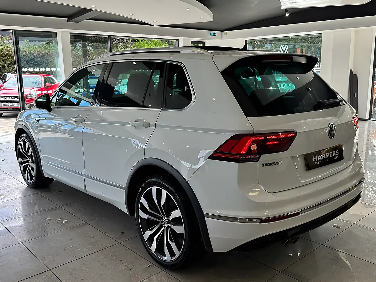 Used 2016 Volkswagen Tiguan R-Line White - Interior and Exterior details 15