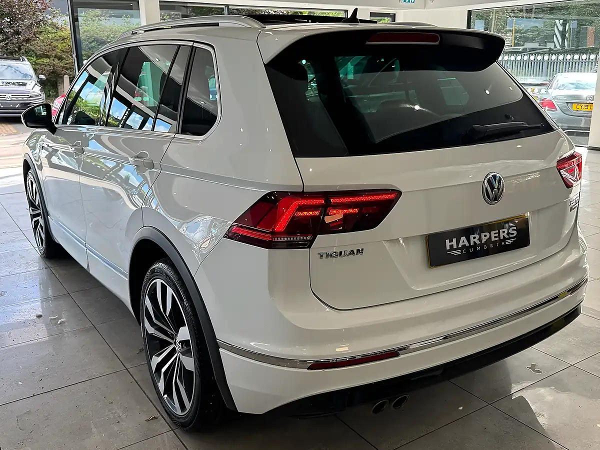 Used 2016 Volkswagen Tiguan R-Line White - Interior and Exterior details 16