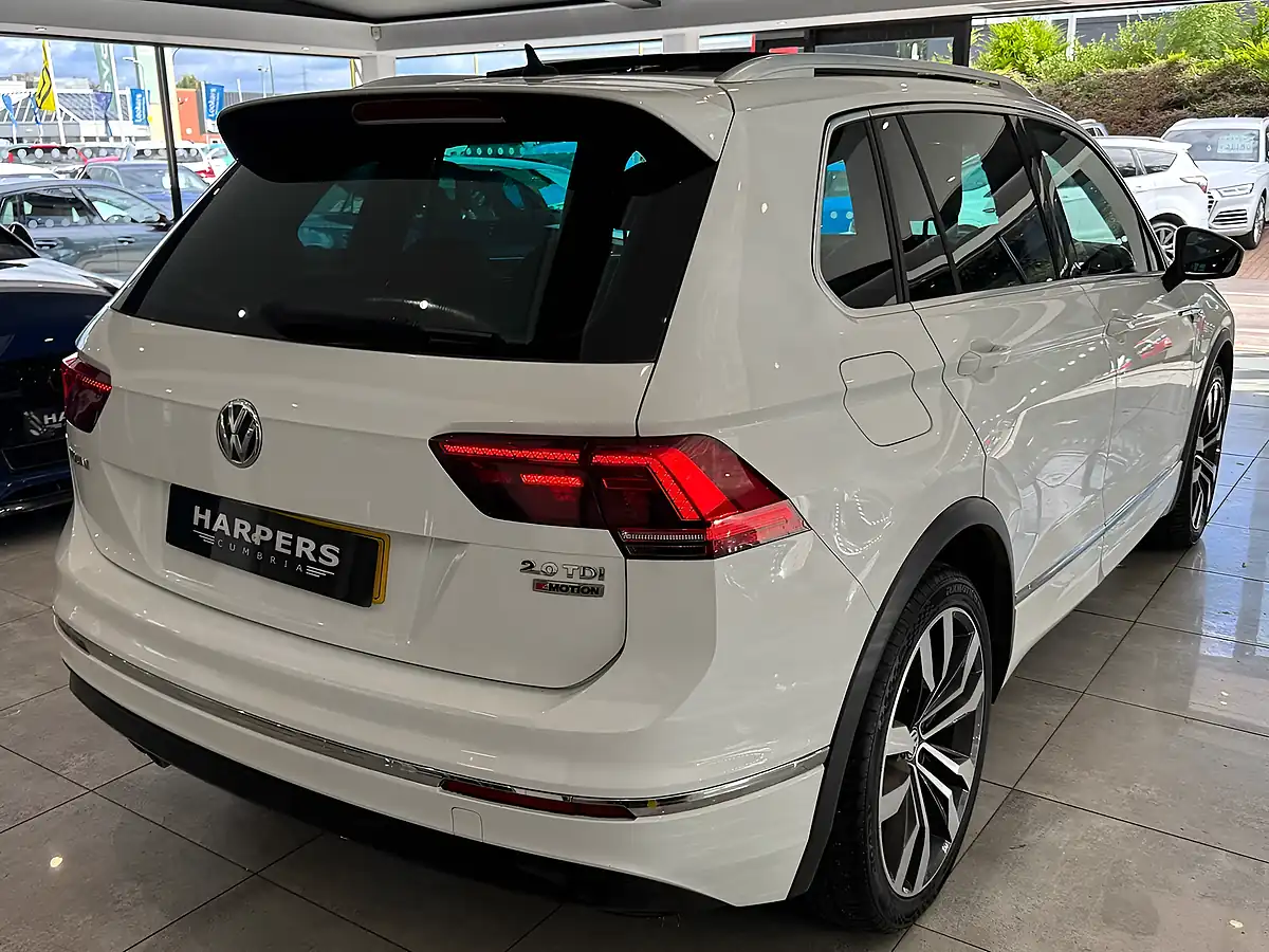 Used 2016 Volkswagen Tiguan R-Line White - Interior and Exterior details 17