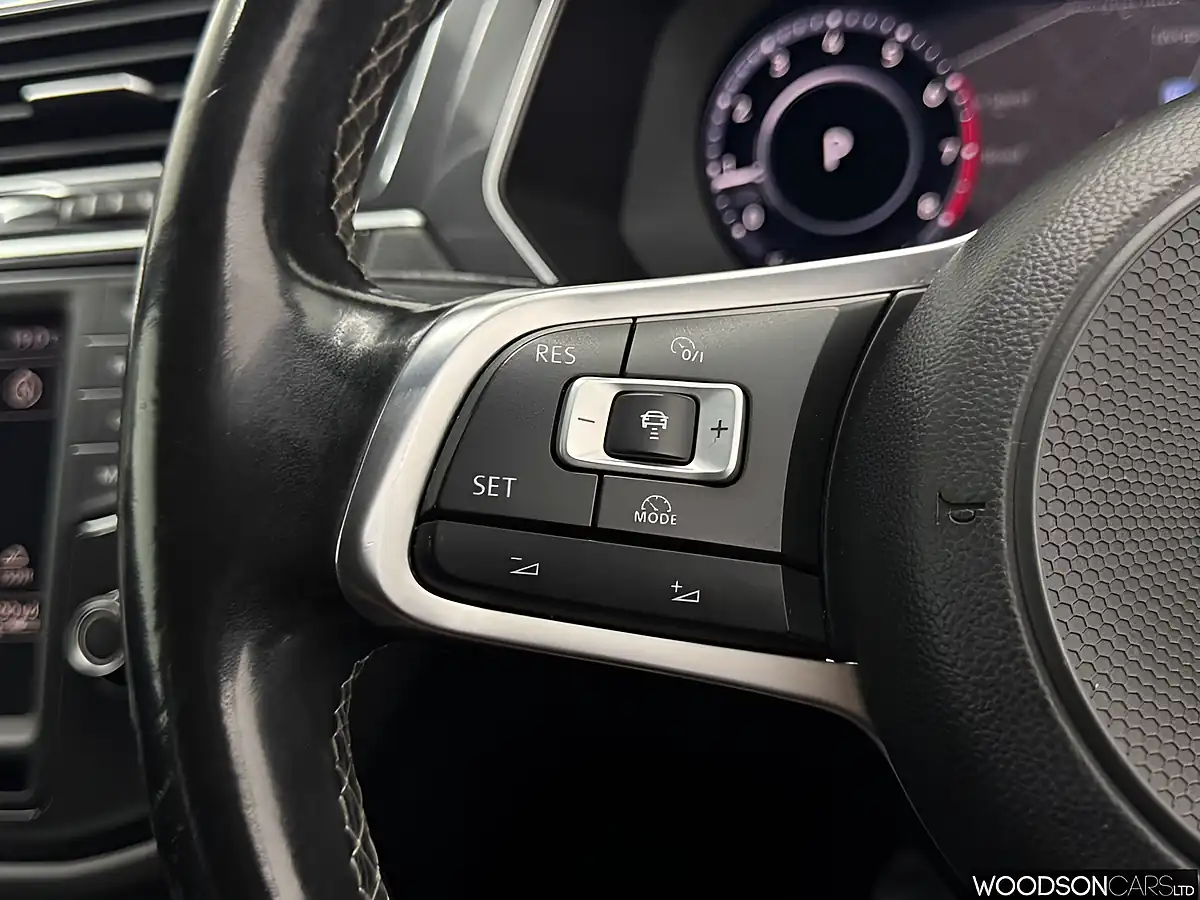 Used 2016 Volkswagen Tiguan R-Line White - Interior and Exterior details 15