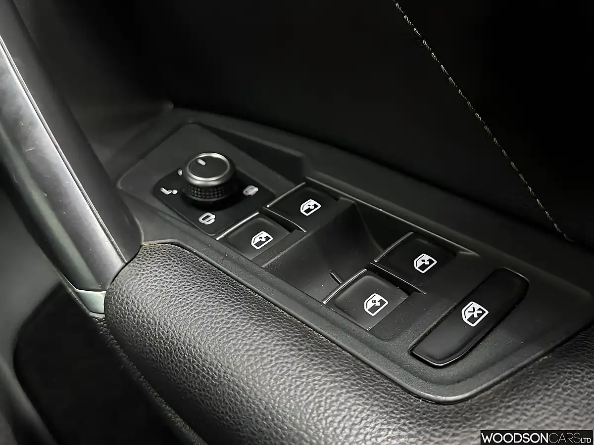 Used 2016 Volkswagen Tiguan R-Line White - Interior and Exterior details 16
