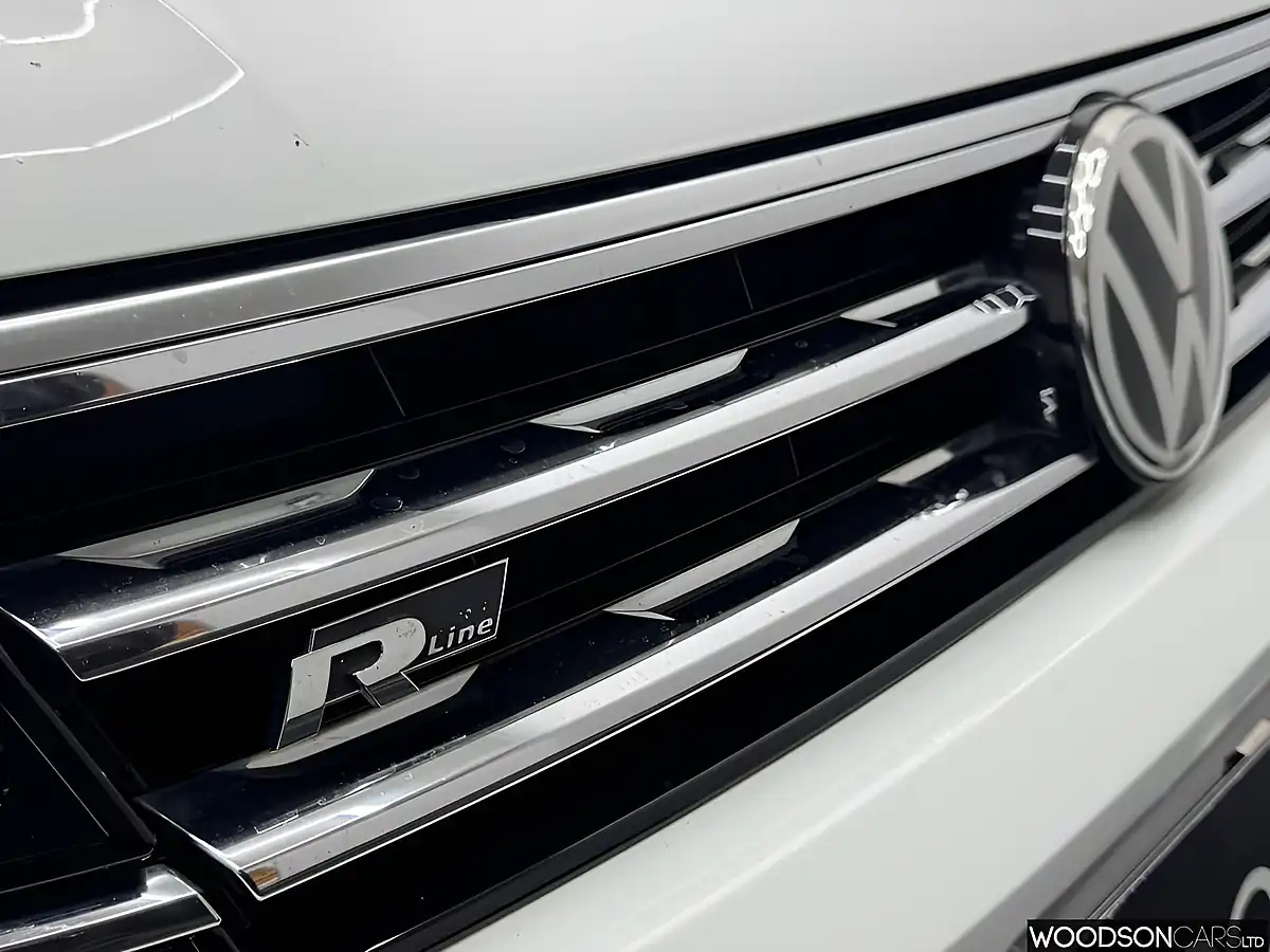 Used 2016 Volkswagen Tiguan R-Line White - Interior and Exterior details 17