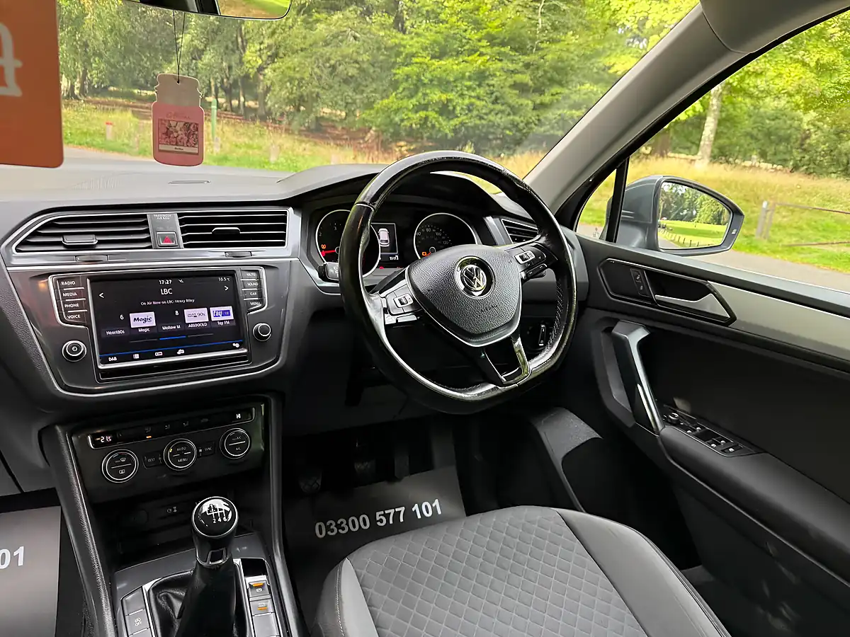 Used 2016 Volkswagen Tiguan Se Grey - Interior and Exterior details 13