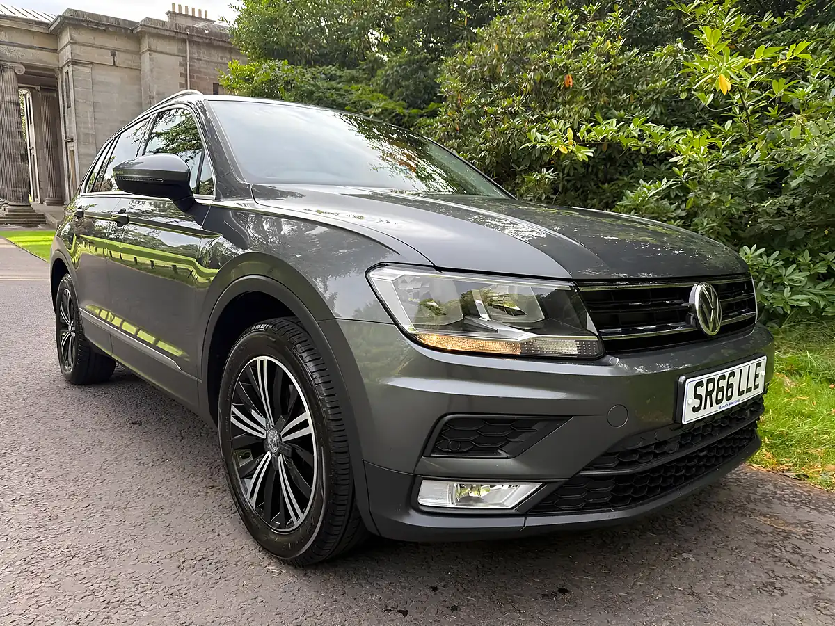 Used 2016 Volkswagen Tiguan Se Grey - Interior and Exterior details 7