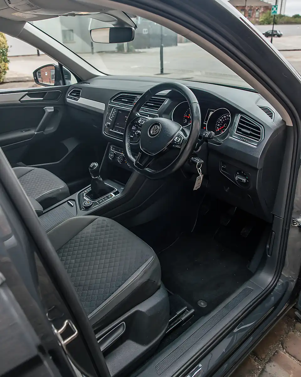 Used 2016 Volkswagen Tiguan Se Nav Grey - Interior and Exterior details 14