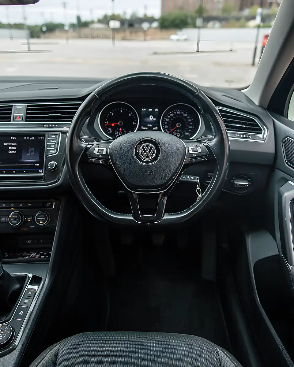 Used 2016 Volkswagen Tiguan Se Nav Grey - Interior and Exterior details 16