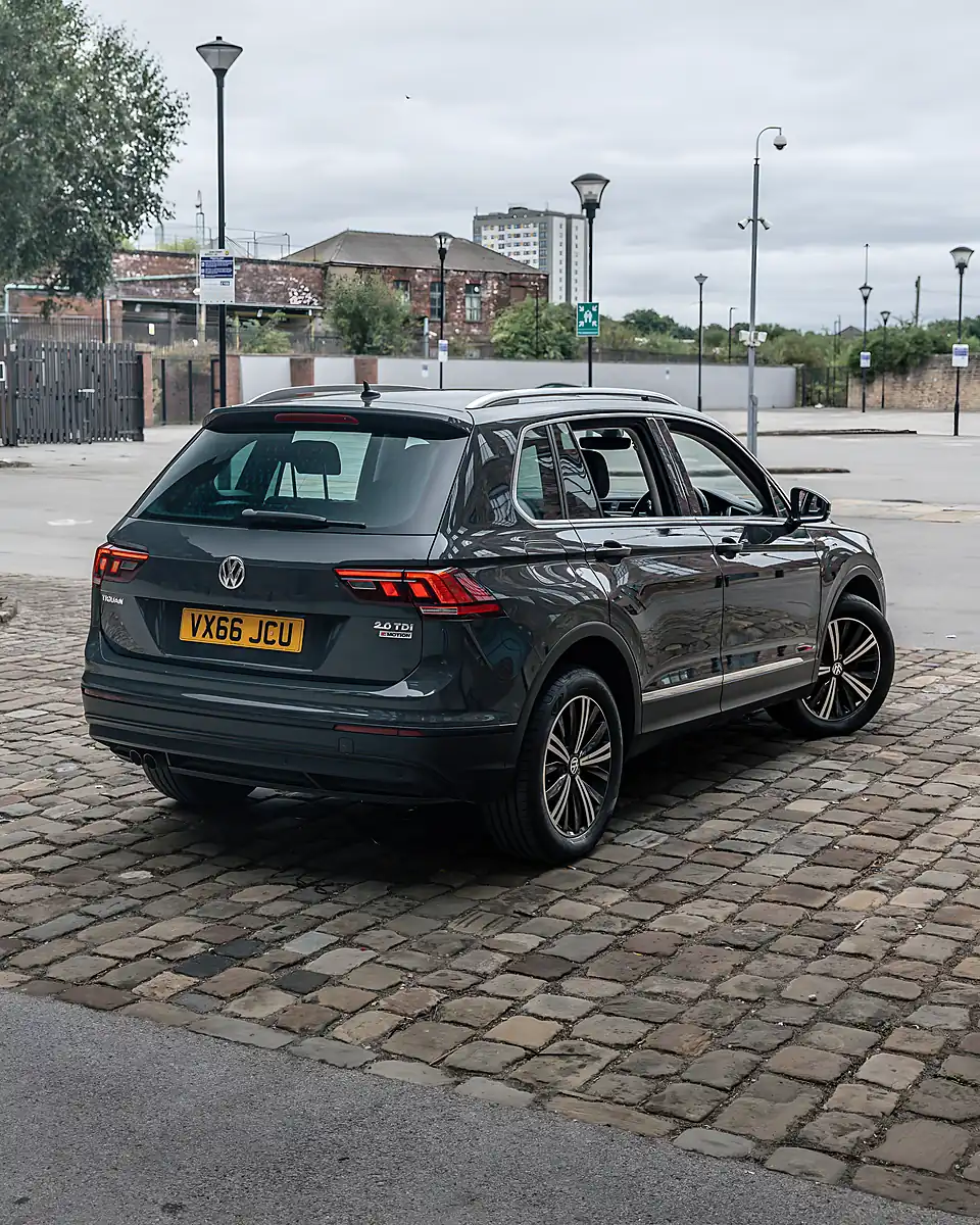Used 2016 Volkswagen Tiguan Se Nav Grey - Interior and Exterior details 5
