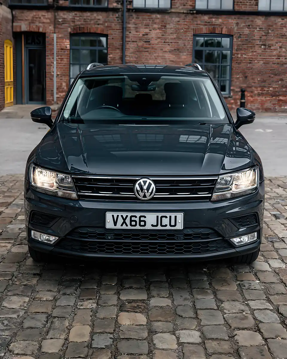 Used 2016 Volkswagen Tiguan Se Nav Grey - Interior and Exterior details 7