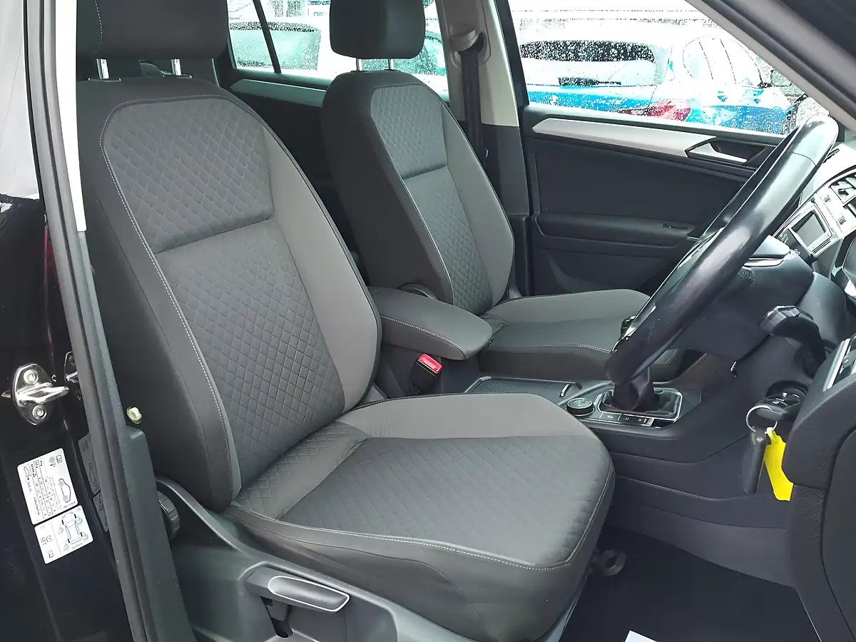 Used 2016 Volkswagen Tiguan Se Navigation Black - Interior and Exterior details 14