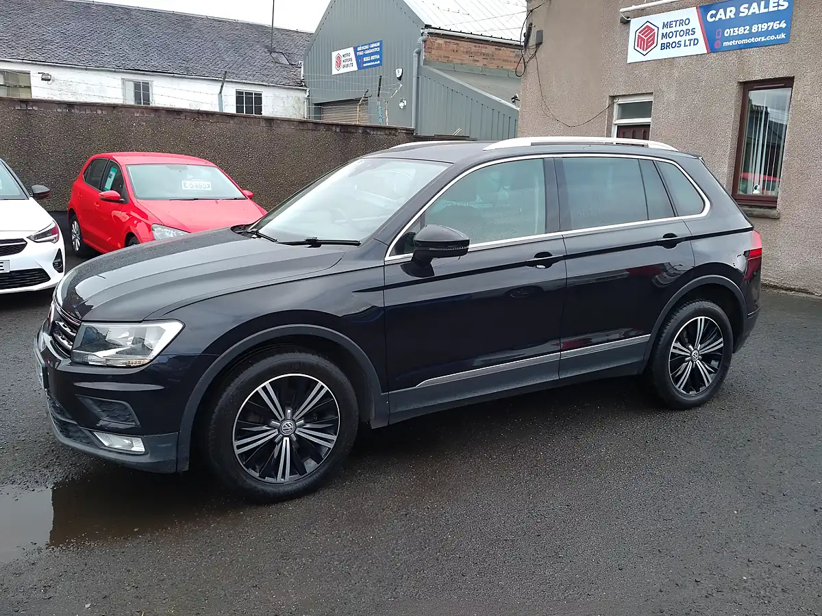 Used 2016 Volkswagen Tiguan Se Navigation Black - Interior and Exterior details 2