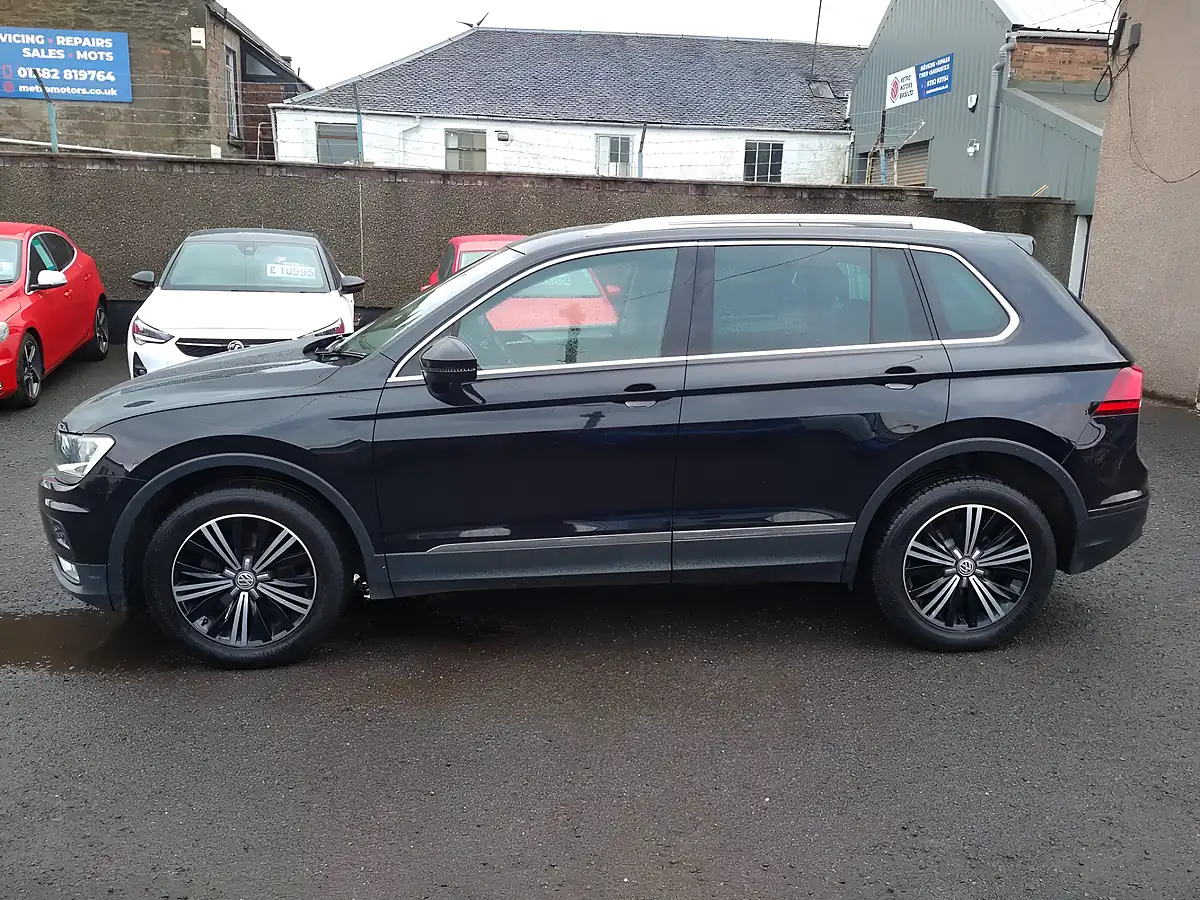Used 2016 Volkswagen Tiguan Se Navigation Black - Interior and Exterior details 3