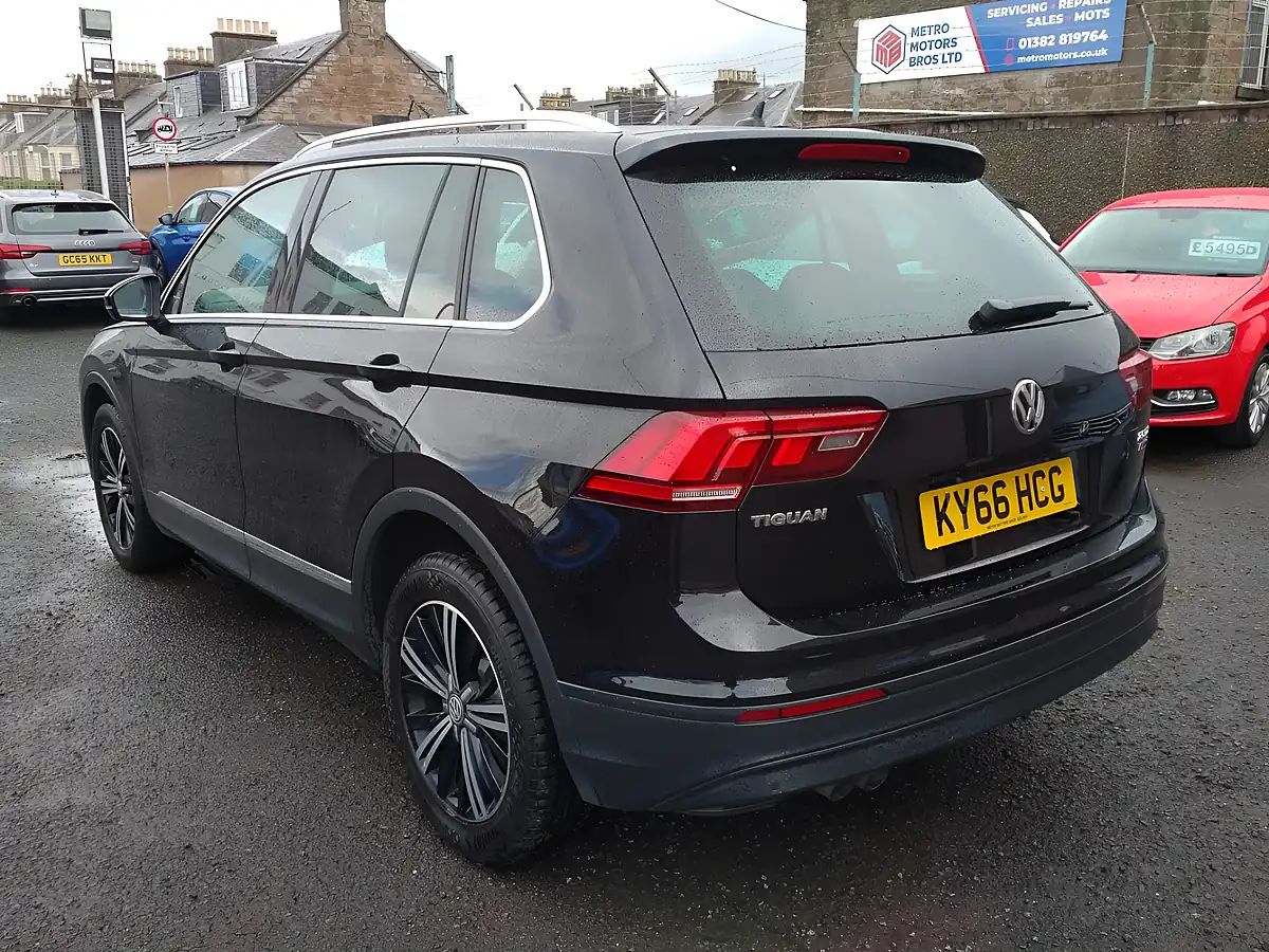 Used 2016 Volkswagen Tiguan Se Navigation Black - Interior and Exterior details 5