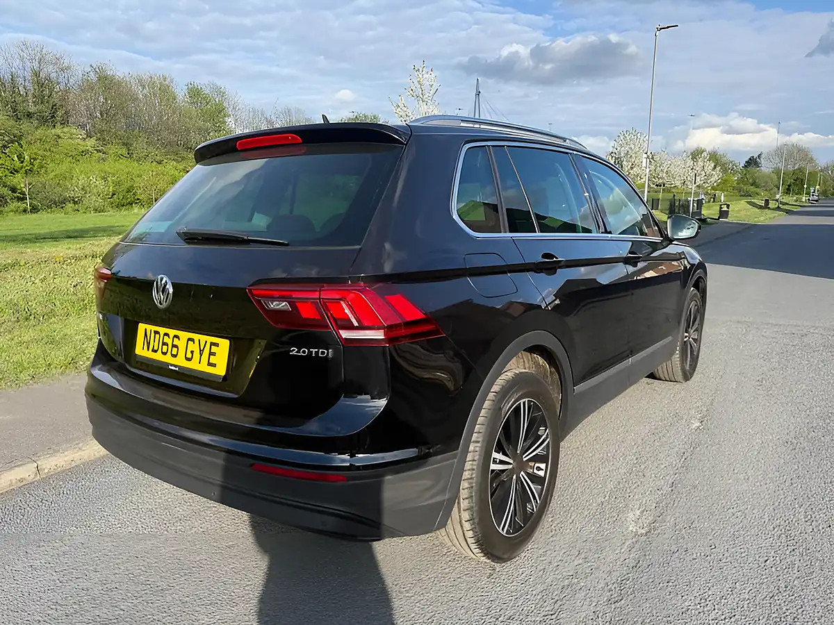Used 2016 Volkswagen Tiguan Se Navigation Black - Interior and Exterior details 2