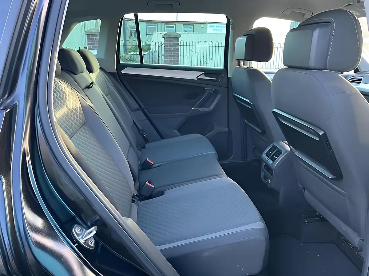 Used 2016 Volkswagen Tiguan Se Navigation Black - Interior and Exterior details 9