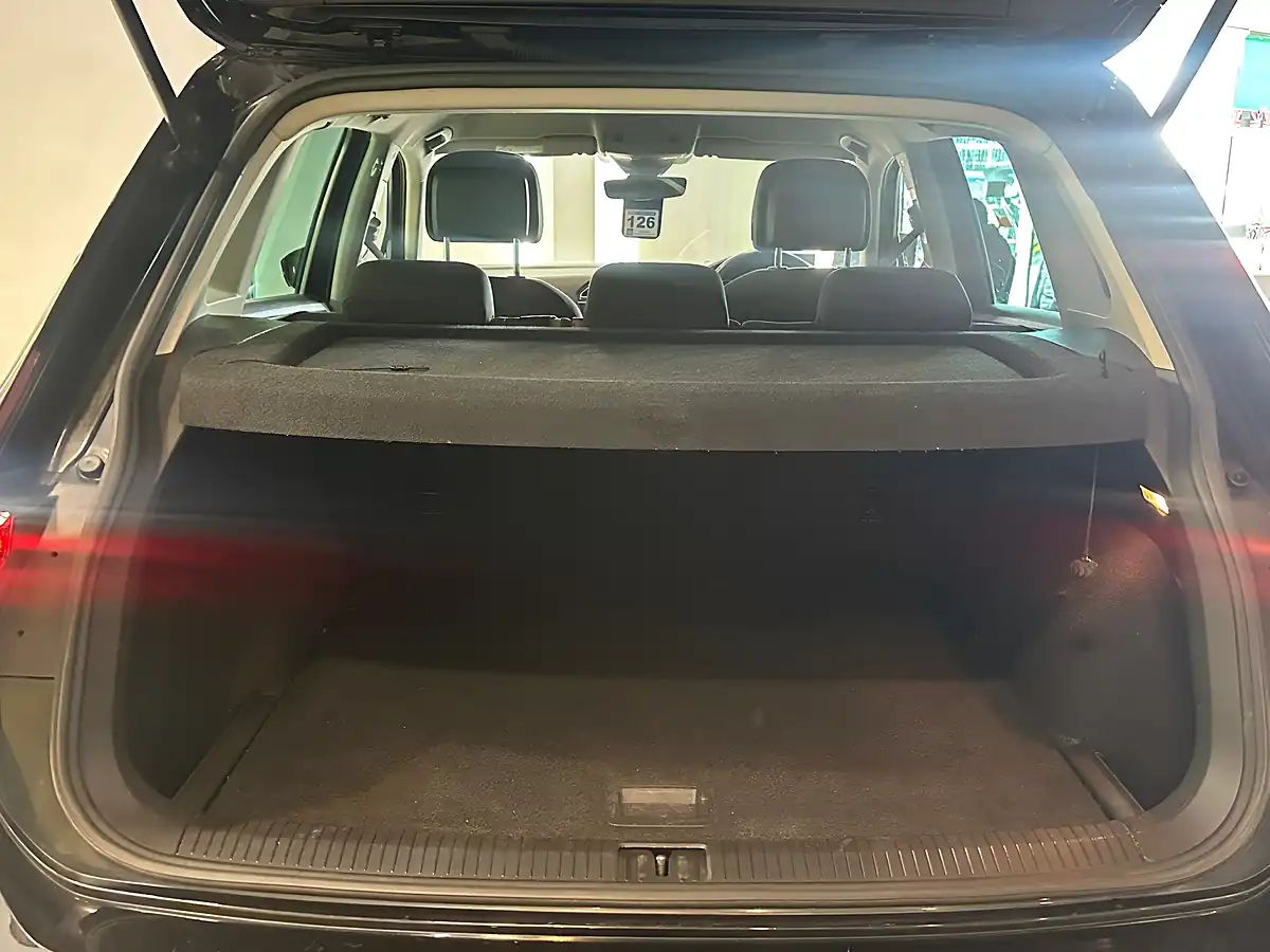 Used 2016 Volkswagen Tiguan Se Navigation Black - Interior and Exterior details 11