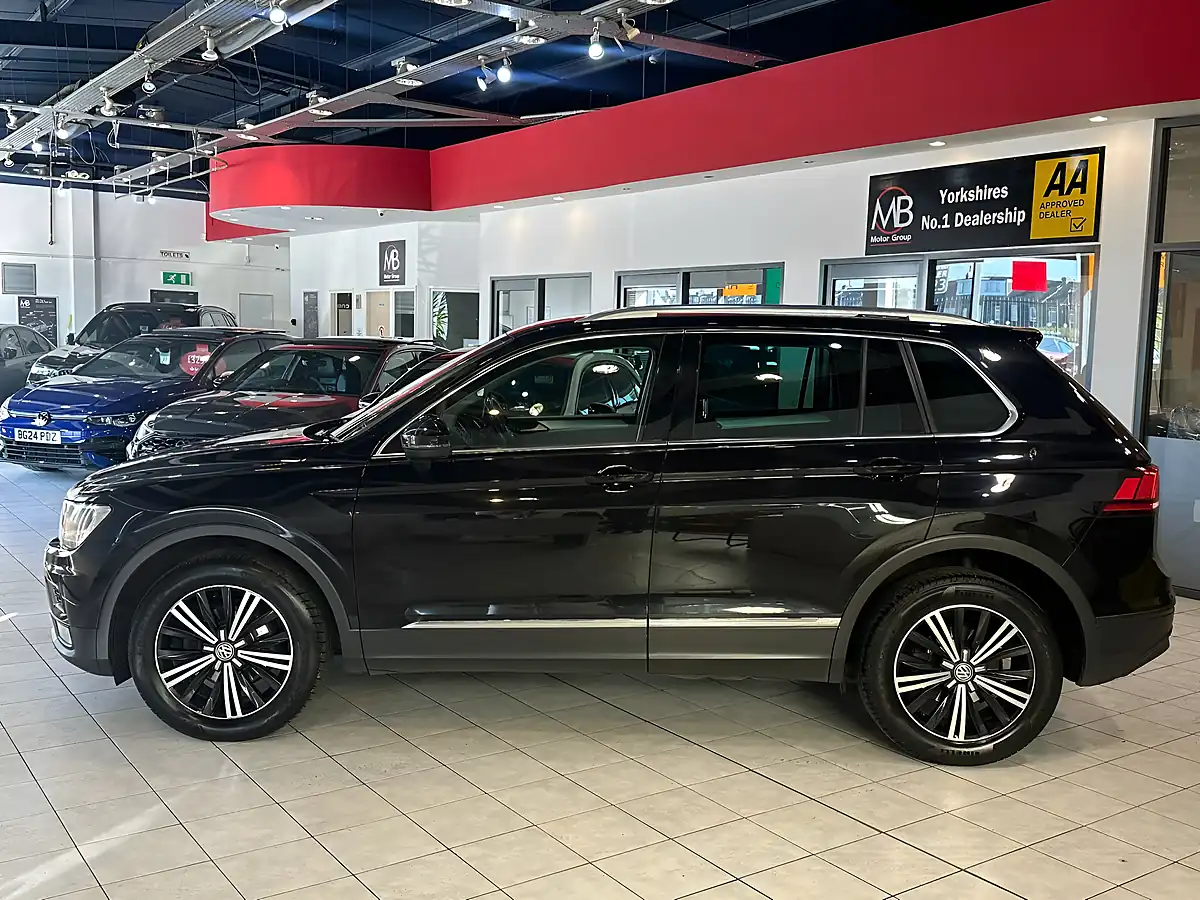 Used 2016 Volkswagen Tiguan Se Navigation Black - Interior and Exterior details 12