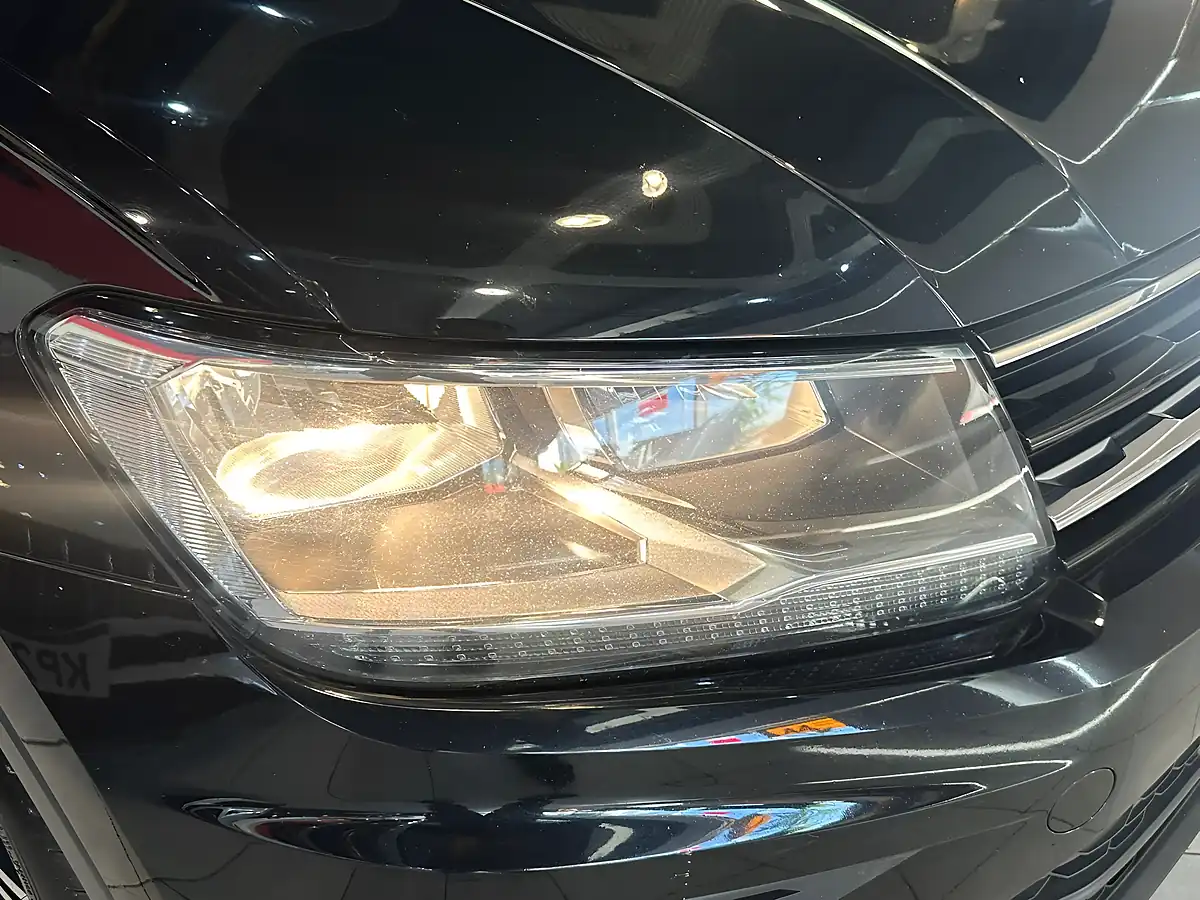 Used 2016 Volkswagen Tiguan Se Navigation Black - Interior and Exterior details 4