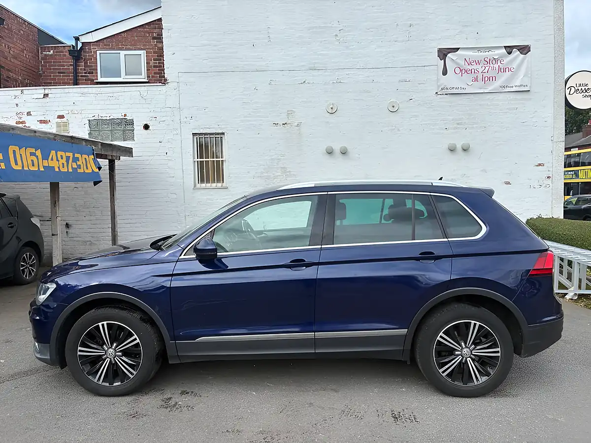 Used 2016 Volkswagen Tiguan Se Navigation Blue - Interior and Exterior details 7