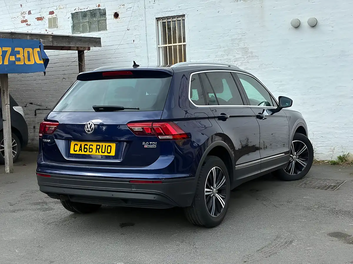 Used 2016 Volkswagen Tiguan Se Navigation Blue - Interior and Exterior details 9