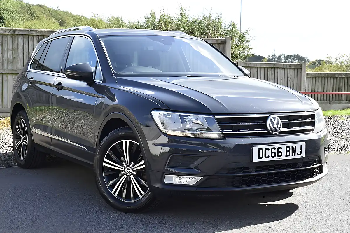 Used 2016 Volkswagen Tiguan Se Navigation Urano Grey - Front View