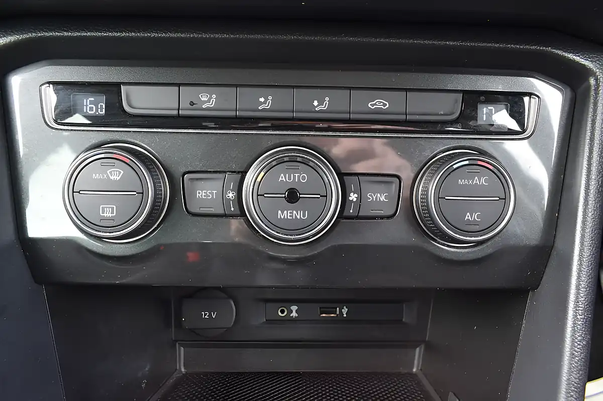 Used 2016 Volkswagen Tiguan Se Navigation Urano Grey - Interior and Exterior details 19