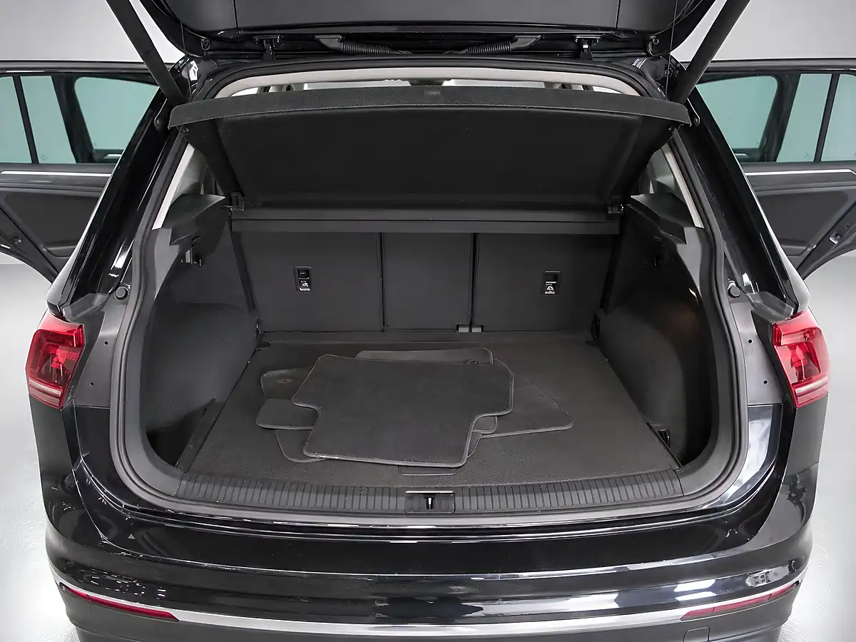 Used 2016 Volkswagen Tiguan Sel Black - Interior and Exterior details 12