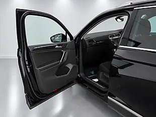 Used 2016 Volkswagen Tiguan Sel Black - Interior and Exterior details 13
