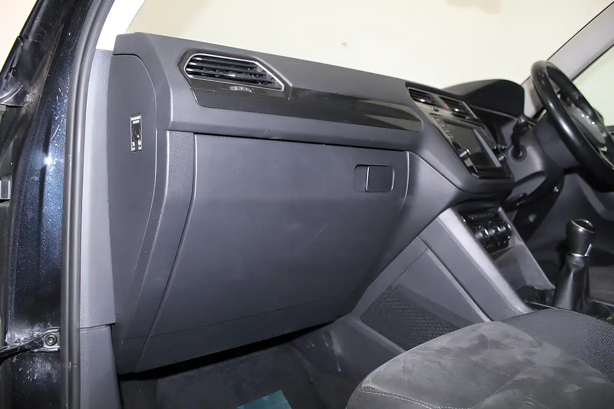 Used 2016 Volkswagen Tiguan Sel Black - Interior and Exterior details 14