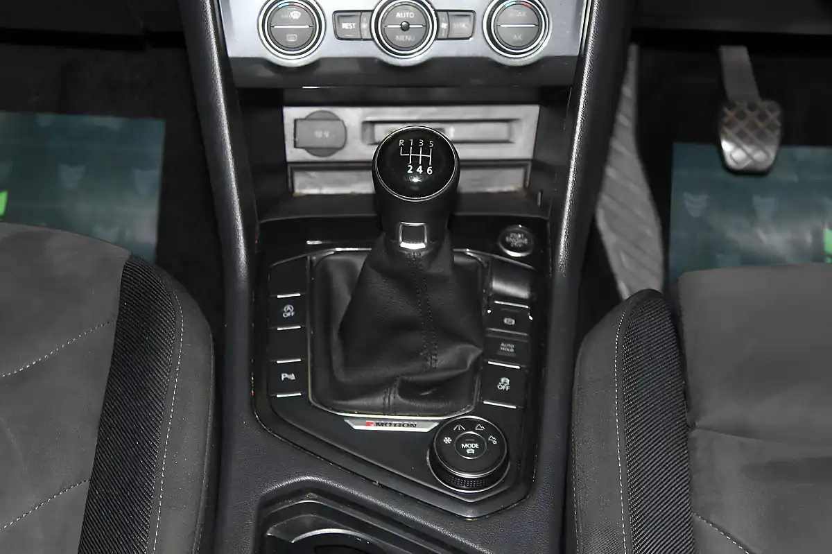 Used 2016 Volkswagen Tiguan Sel Black - Interior and Exterior details 16