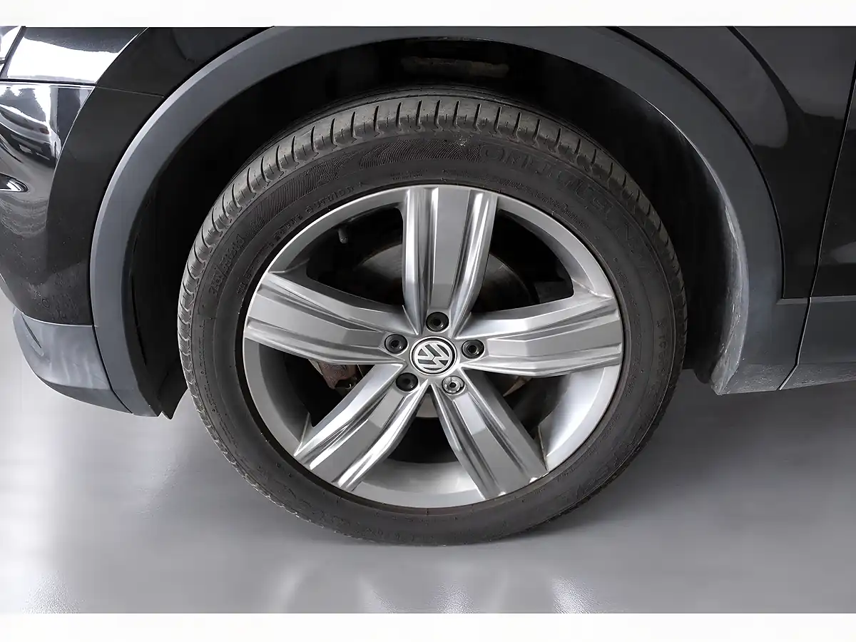 Used 2016 Volkswagen Tiguan Sel Black - Interior and Exterior details 20