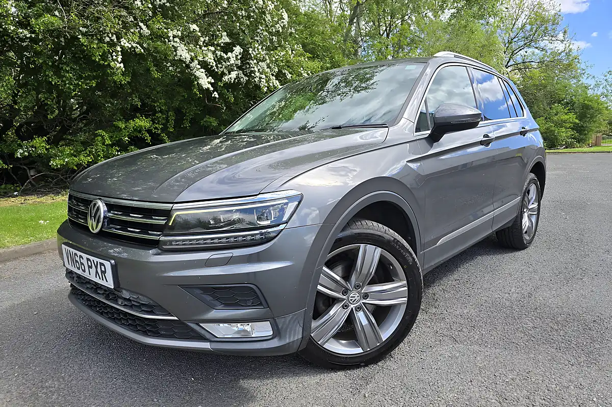 Used 2016 Volkswagen Tiguan Sel Grey - Interior and Exterior details 2