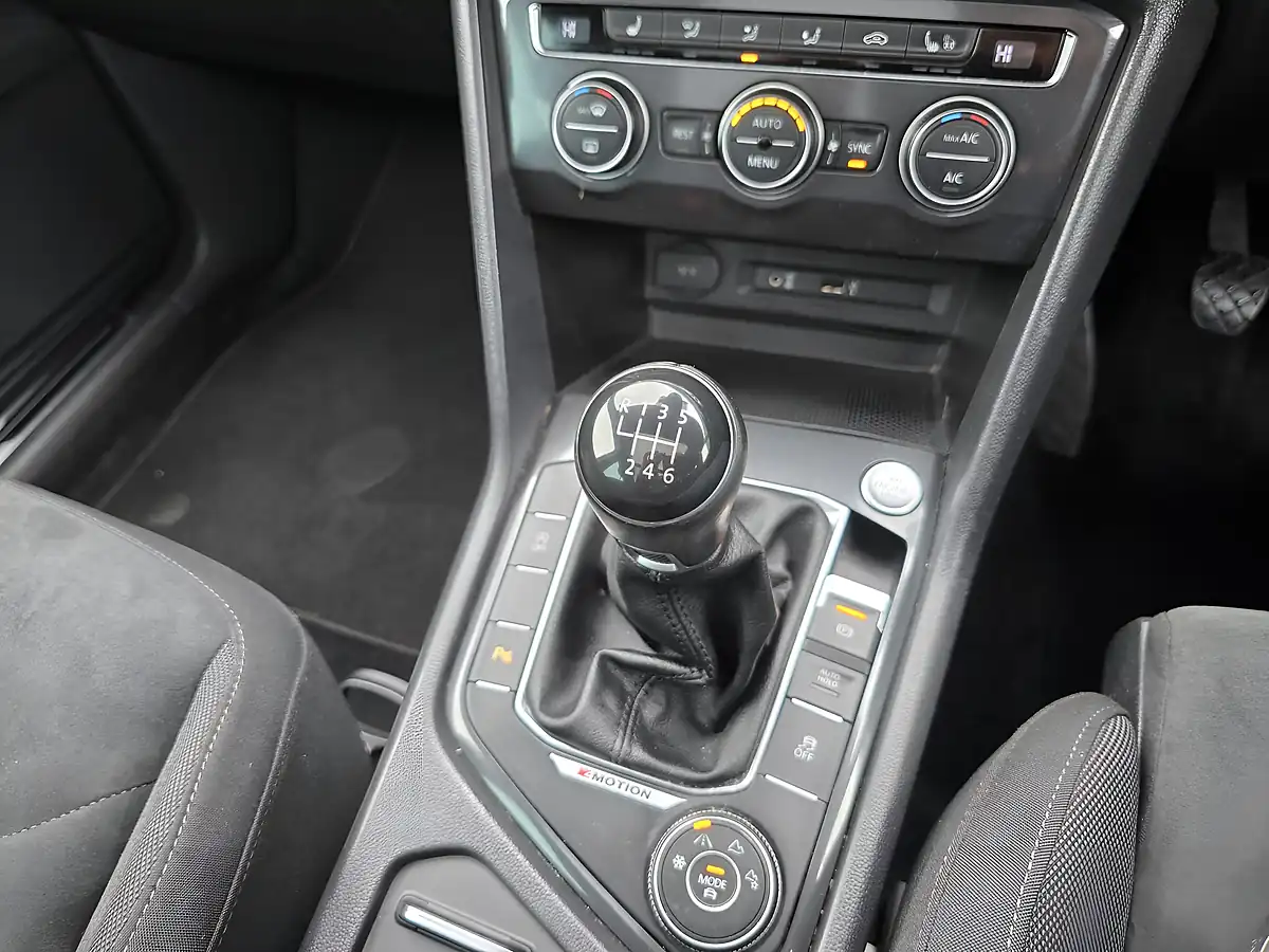 Used 2016 Volkswagen Tiguan Sel Grey - Interior and Exterior details 8
