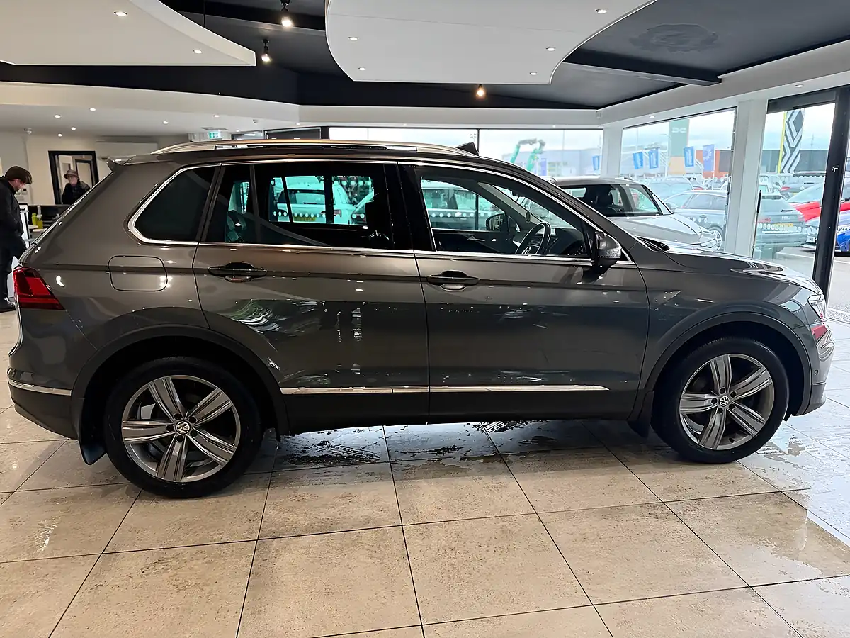 Used 2016 Volkswagen Tiguan Sel Grey - Interior and Exterior details 10
