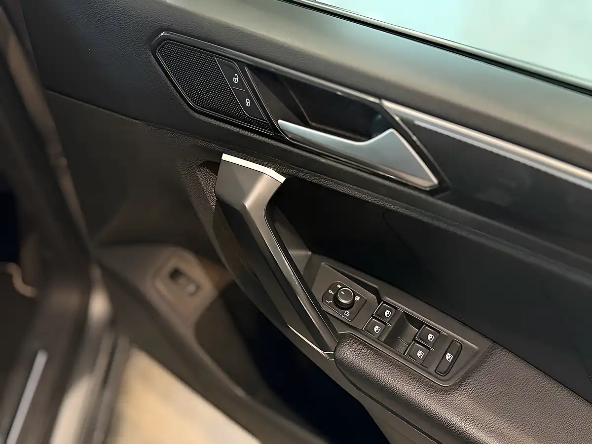 Used 2016 Volkswagen Tiguan Sel Grey - Interior and Exterior details 15
